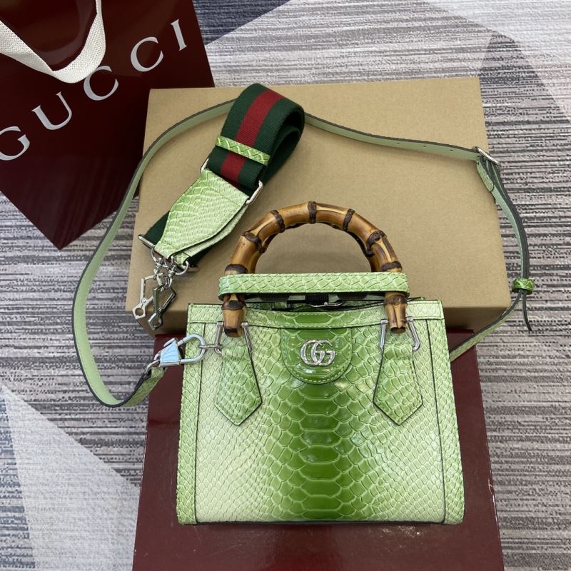 Gvc*1 tote bags